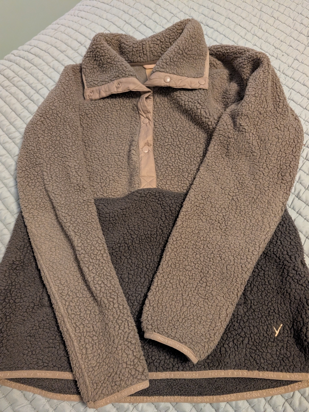 Indyeva Colour-block taupe and brown Pecora sherpa Pullover